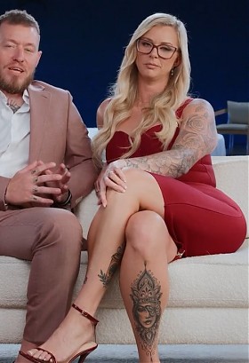 Моя блондинистая жена любит черный член